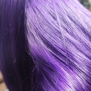 Lila Haare frisch vom Friseur